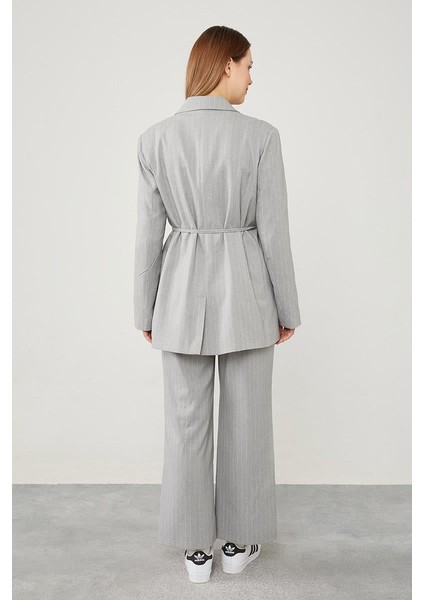 Gri Belden Bağlamalı Çizgili Pantolonlu Takım indirimleri