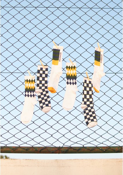 3’lü Renkli Çorap – Retro ve Desenli Tasarım, Nefes Alabilen Pamuklu Kumaş ile Konfor modelleri