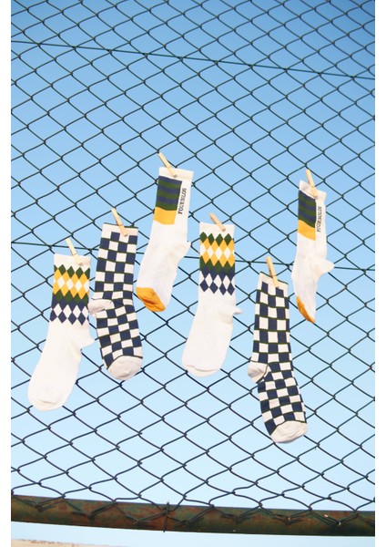 3’lü Renkli Çorap – Retro ve Desenli Tasarım, Nefes Alabilen Pamuklu Kumaş ile Konfor fiyatları