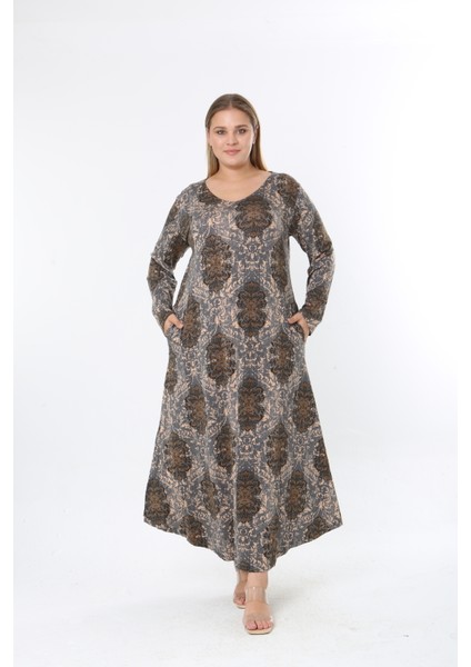 Kadın Desenli ve Likralı Büyük Beden Elbise