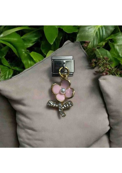 Italyan Çiçek Detaylı Çelik Charm