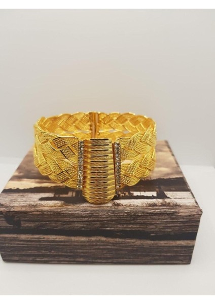 24 Ayar Altın Kaplama Örgü Desenli Taş Süslemeli Kelepçe Bilezik – Zarif ve Şık Takı Modeli fiyatları