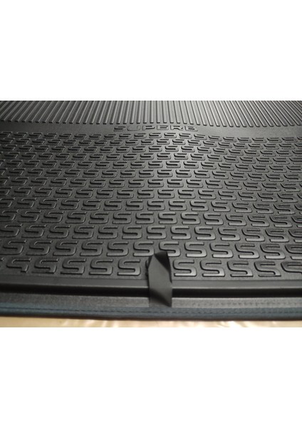 Bagaj Paspası 3V5061163 Skoda Süperb 2015-2024 fiyatları