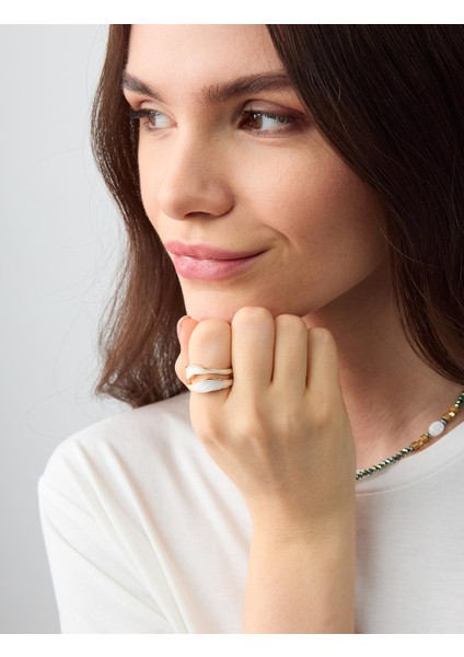 Beyaz Mine Detaylı Zarif Yüzük