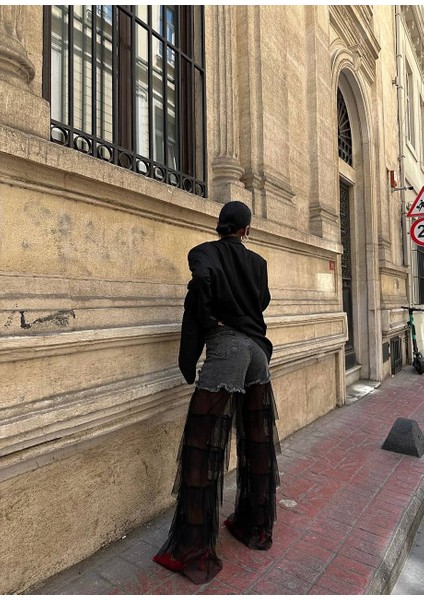 Transparan Tül Detaylı Kot Şort Pantolon