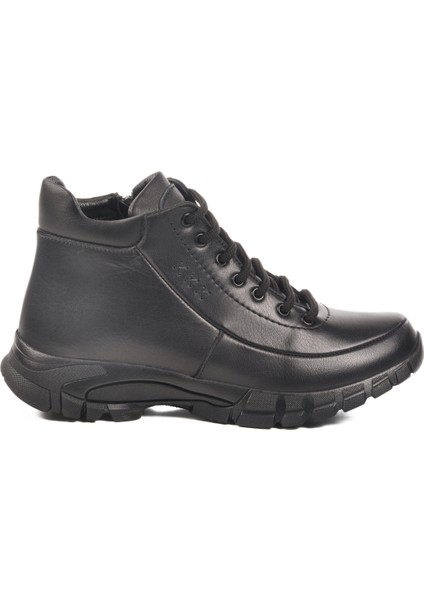 Siyah Hakiki Deri Fermuarlı Bağcık Detaylı Kadın Düz Bot