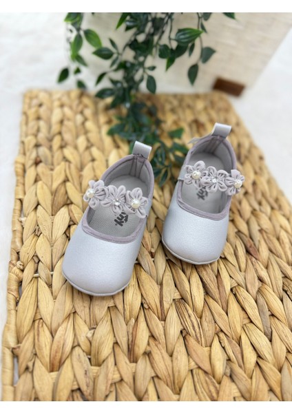 Kız Bebek Çiçek Detaylı Özel Gün Ayakkabısı