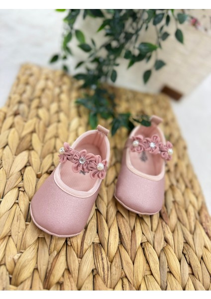 Kız Bebek Çiçek Detaylı Özel Gün Ayakkabısı