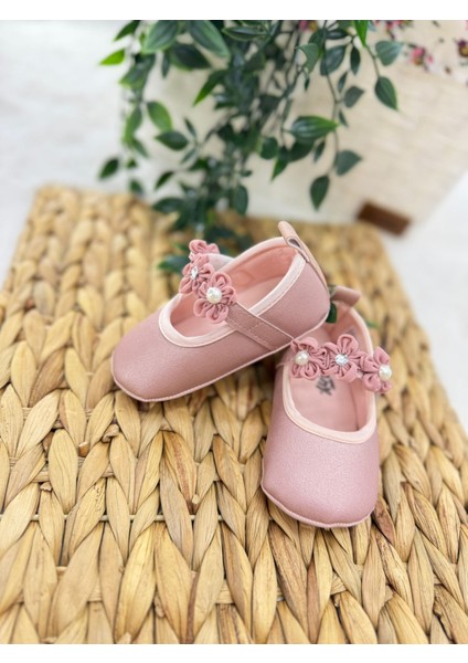 Kız Bebek Çiçek Detaylı Özel Gün Ayakkabısı fiyatları