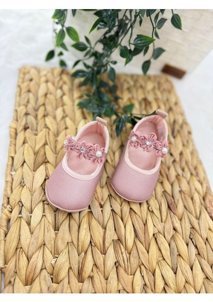 Kız Bebek Çiçek Detaylı Özel Gün Ayakkabısı modelleri
