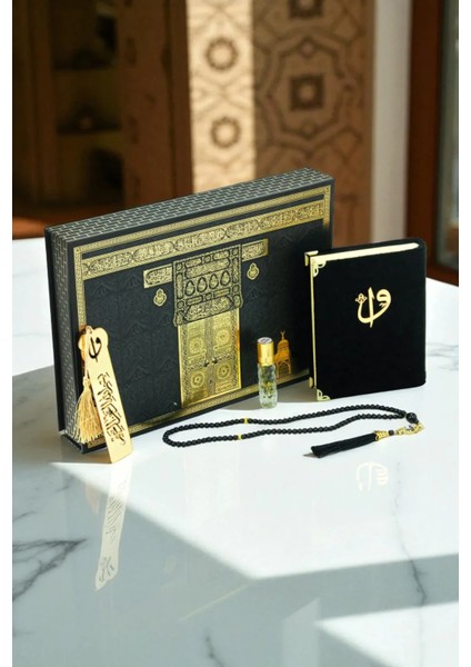 Kabe Desenli Esmaül Hüsna Baskılı Kutulu Kadife Kaplı Kuranı Kerim Tesbih Esans Seti