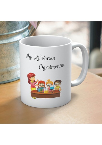 Iyi Ki Varsın Öğretmenim Yazılı Öğretmenler Günü Hediyelik Baskılı Kupa