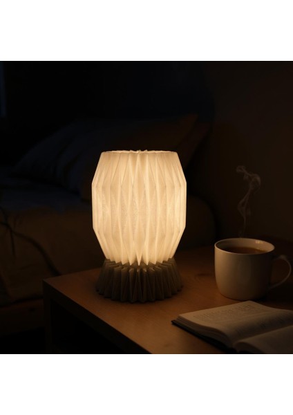 Vela El Yapımı Masa Lambası - Prizmatik Tasarımlı Beyaz Şapka & Reçine Taban modelleri