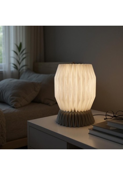 Vela El Yapımı Masa Lambası - Prizmatik Tasarımlı Beyaz Şapka & Reçine Taban indirimleri