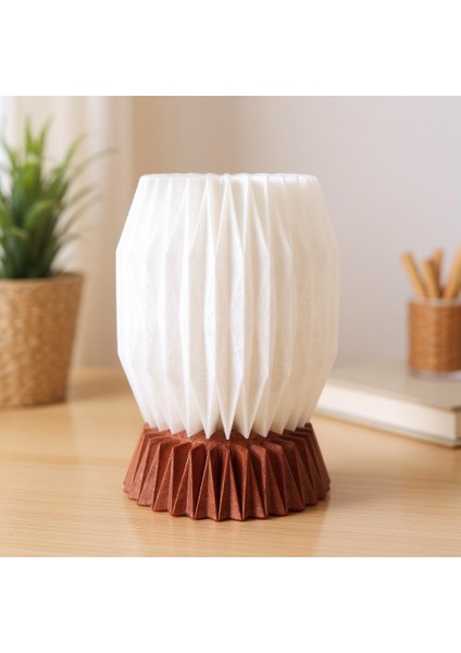 Vela El Yapımı Masa Lambası - Prizmatik Tasarımlı Beyaz Şapka & Reçine Taban