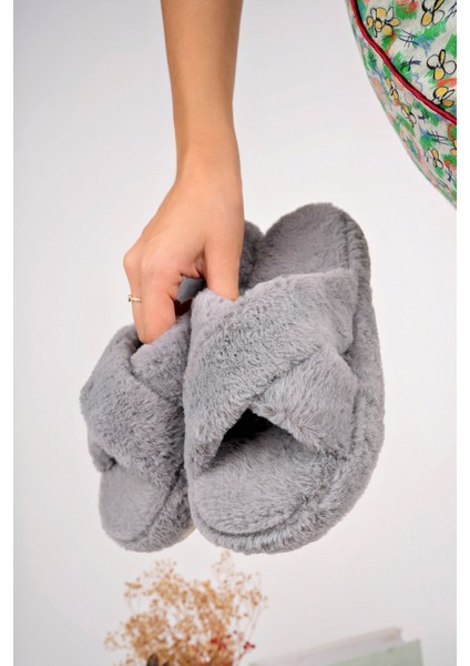 Kadın Ev Terliği Pofuduk Çapraz Ev Terliği