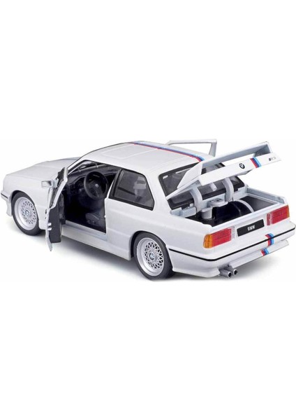 21100 Burago 1:24 BMW M3 1988 Model Araba modelleri
