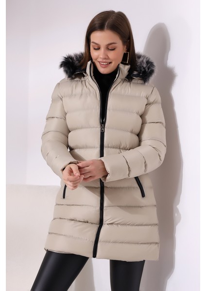 Kadın Kapüşonlu Fermuarlı Microjel Dolumlu Peluşlu Su ve Rüzgar Gecirmez Monta