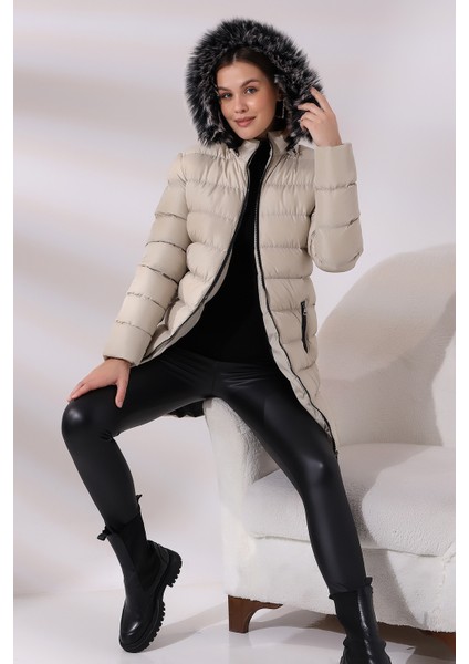 Kadın Kapüşonlu Fermuarlı Microjel Dolumlu Peluşlu Su ve Rüzgar Gecirmez Monta modelleri