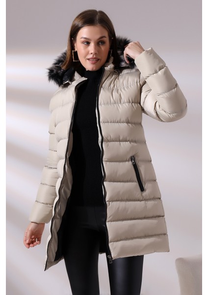 Kadın Kapüşonlu Fermuarlı Microjel Dolumlu Peluşlu Su ve Rüzgar Gecirmez Monta indirimleri