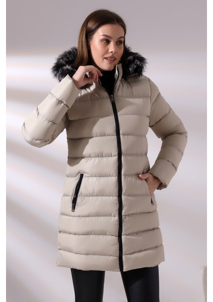 Kadın Kapüşonlu Fermuarlı Microjel Dolumlu Peluşlu Su ve Rüzgar Gecirmez Monta