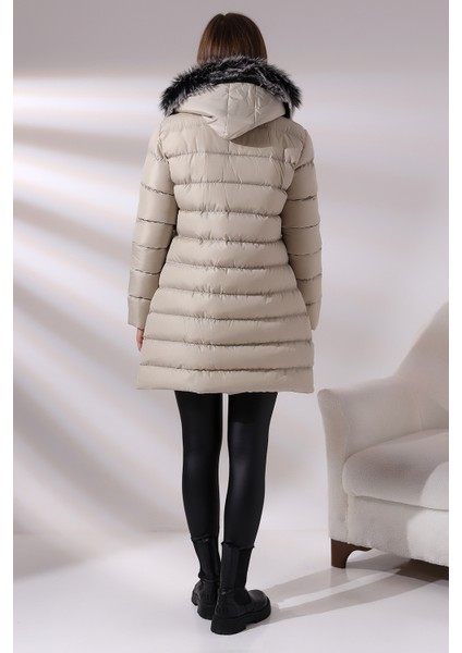 Kadın Kapüşonlu Fermuarlı Microjel Dolumlu Peluşlu Su ve Rüzgar Gecirmez Monta