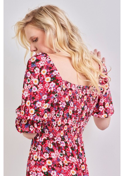 Kadın Kare Yaka Gipeli Desenli Viskon Elbise Kırmızı fiyatları