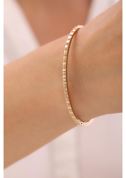 14 Ayar Minimal Taşlı Kelepçe fiyatları