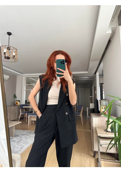 Çizgili Yelekli Casual Takım