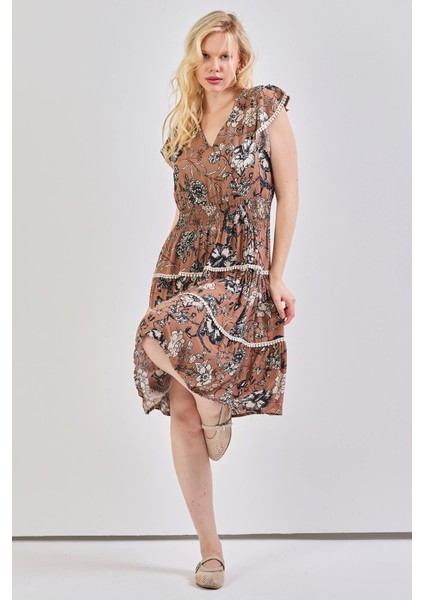 Kadın V Yaka Güpür Detaylı Gipeli Mini Elbise Kahve