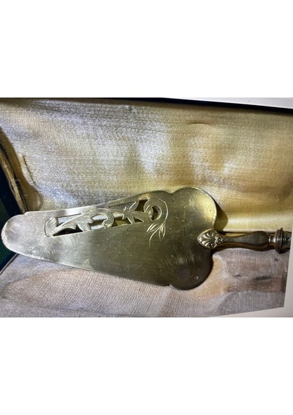 1960 Lar Fransız Altın ve Gümüş Kaplama Servis Spatulası - Spatula Boyu 25,5 cm
