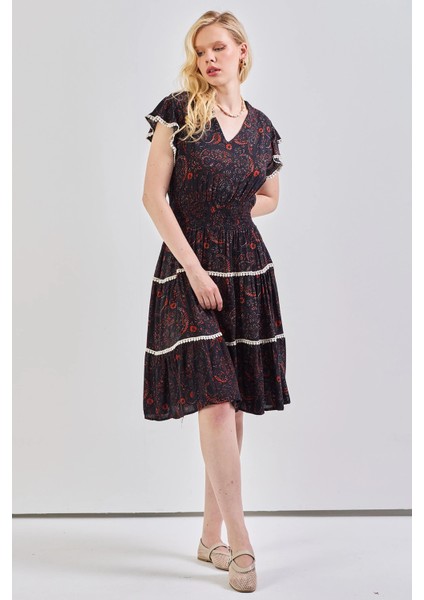 Kadın V Yaka Güpür Detaylı Gipeli Mini Elbise Siyah indirimleri