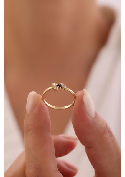 14 Ayar Minimal Siyah Taşlı Yüzük modelleri