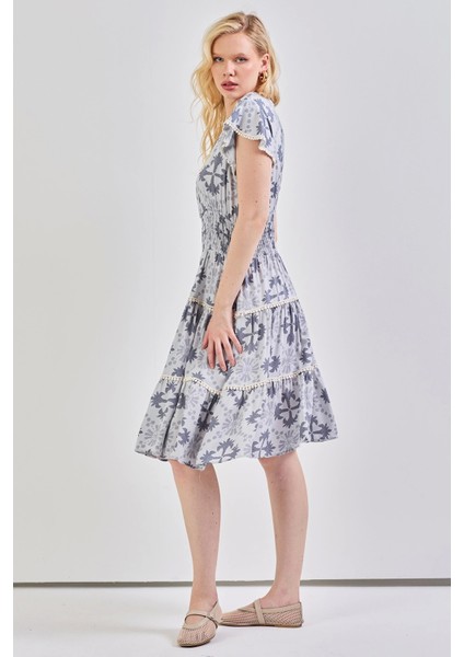 Kadın V Yaka Güpür Detaylı Gipeli Mini Elbise Gri fırsatları