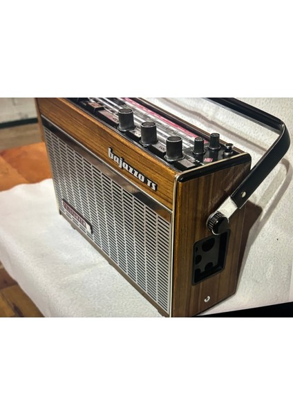 Telefunken Bajazzo Ts Antika Radyo - 32 cm x 20 cm x 9 cm Ölçülerinde - Sonsuz Çalışır fırsatları