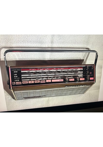 Telefunken Bajazzo Ts Antika Radyo - 32 cm x 20 cm x 9 cm Ölçülerinde - Sonsuz Çalışır indirimleri