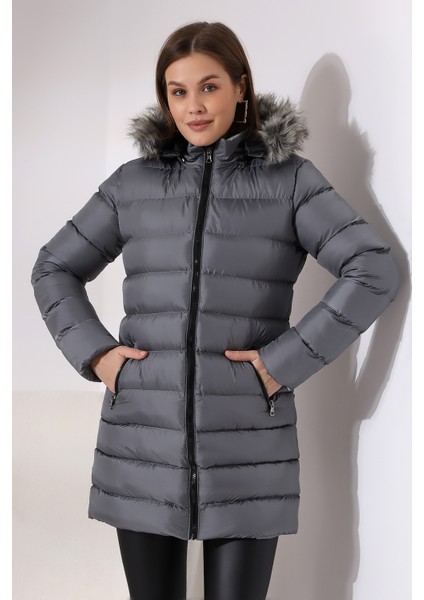 Kadın Kapüşonlu Fermuarlı Microjel Dolumlu Peluşlu Su ve Rüzgar Gecirmez Monta