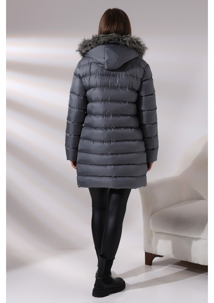 Kadın Kapüşonlu Fermuarlı Microjel Dolumlu Peluşlu Su ve Rüzgar Gecirmez Monta