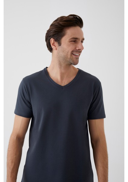Erkek Pamuklu V Yaka Kısa Kollu Tişört fırsatları