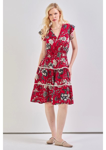 Kadın V Yaka Güpür Detaylı Gipeli Mini Elbise Kırmızı