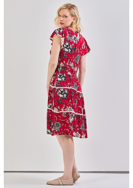 Kadın V Yaka Güpür Detaylı Gipeli Mini Elbise Kırmızı fırsatları