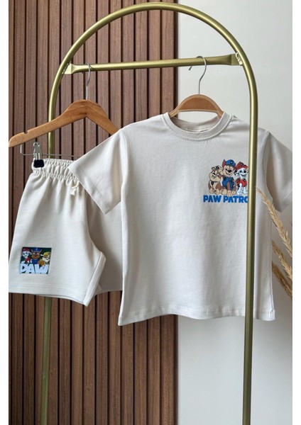 Erkek Çocuk Pamuklu Kumaş Ön Arka Baskılı Tshirt ve Şort Alt Üst Takım modelleri