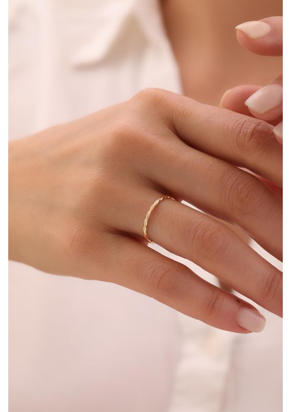 14 Ayar Minimal Sarmal Altın Yüzük