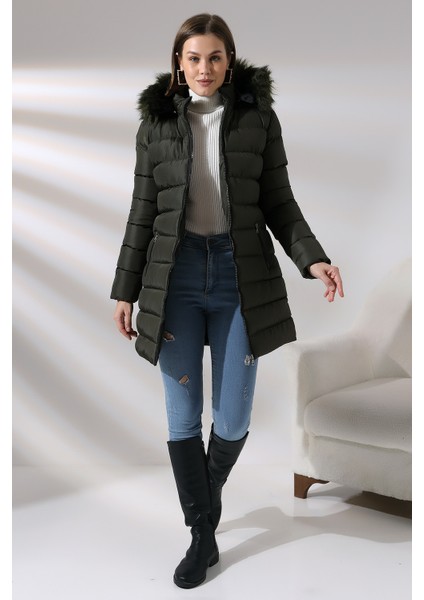 Kadın Kapüşonlu Fermuarlı Microjel Dolumlu Peluşlu Su ve Rüzgar Gecirmez Monta