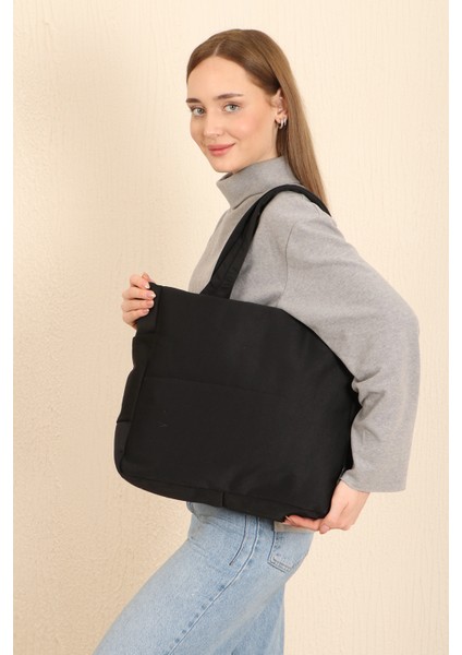 Siyah U25 Kanvas Kumaş, 3 Bölmeli, Fermuarlı, Yan Cep Detaylı ,askılı ,el, Kol ve Omuz Çantası