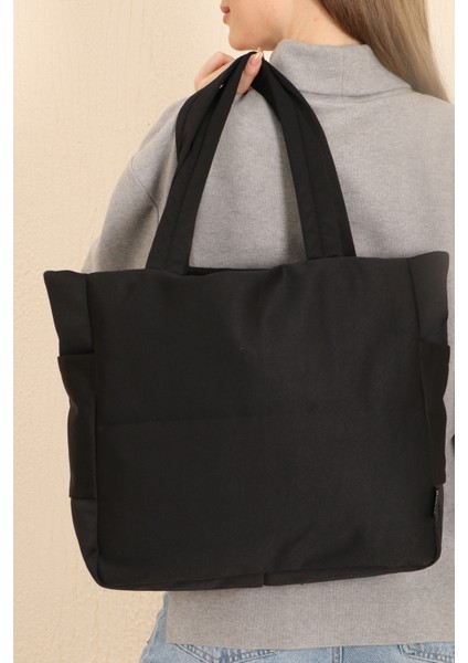 Siyah U25 Kanvas Kumaş, 3 Bölmeli, Fermuarlı, Yan Cep Detaylı ,askılı ,el, Kol ve Omuz Çantası