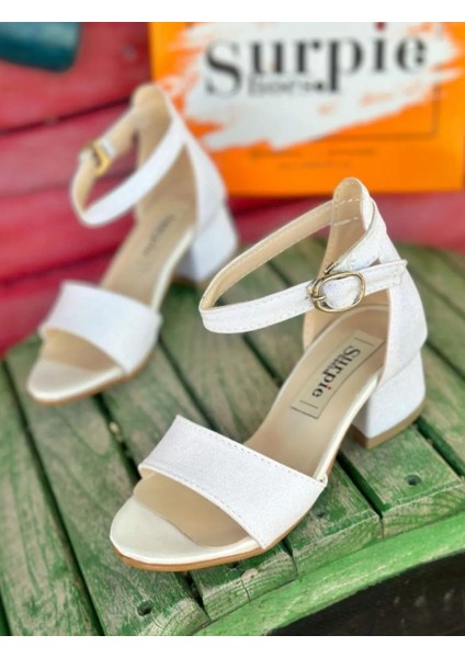 Kız Çocuk Topuklu Ayakkabı Kalın Topuklu Tasarım ile Şıklık Tek Bantlı