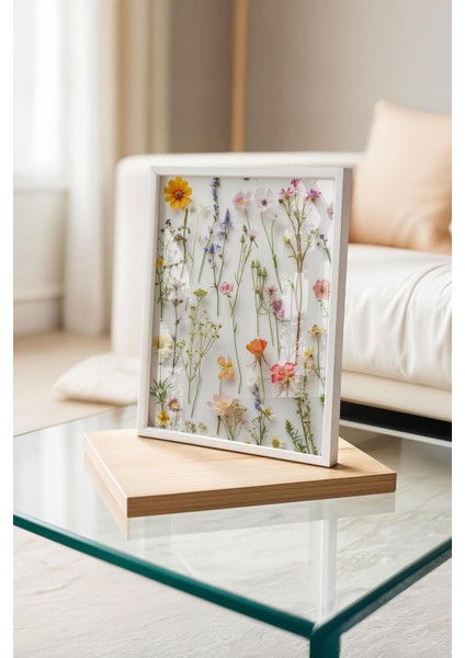 Renkli Kurutulmuş Çiçekler ile Modern ve Şık Duvar Dekoru, Beyaz Çerçeveyle Tamamlanmış modelleri
