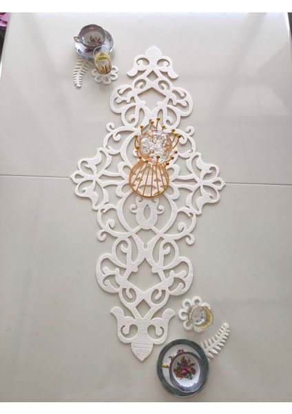 Ekru Keçe Masa Runnerı, Yaprak ve Çiçek Motifleri, 97X45.5 Cm, Hediye Seti modelleri