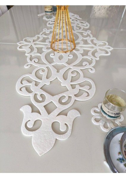 Ekru Keçe Masa Runnerı, Yaprak ve Çiçek Motifleri, 97X45.5 Cm, Hediye Seti